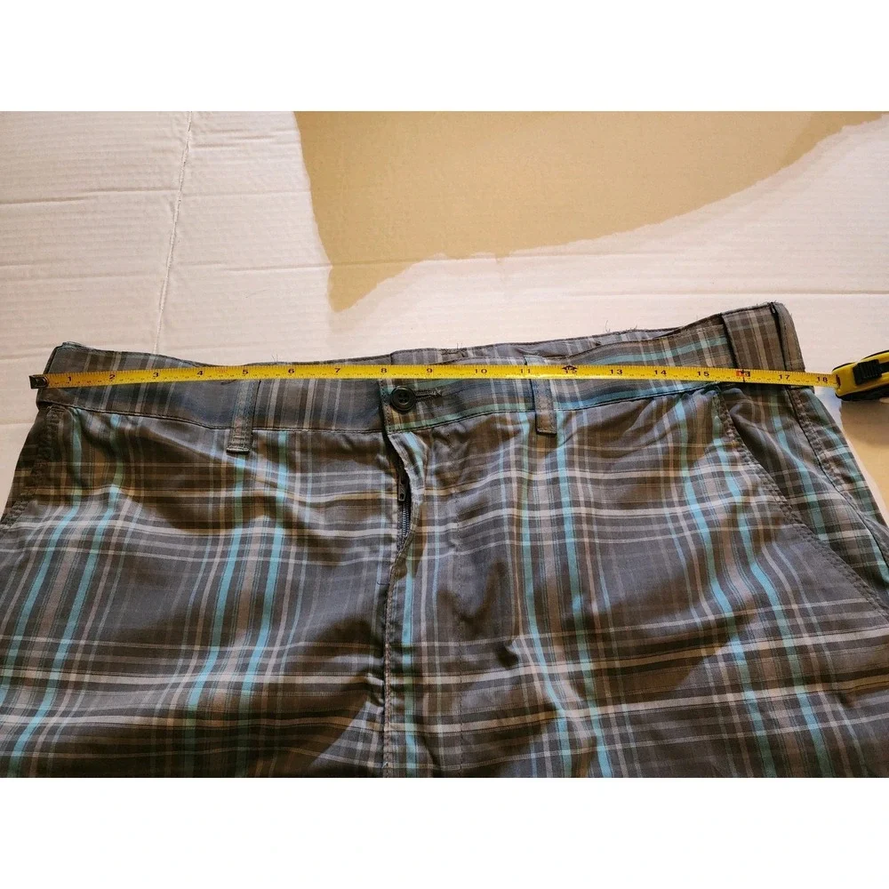 Men's PGA Tour Golf Shorts Size 32/med, Plaid Pattern